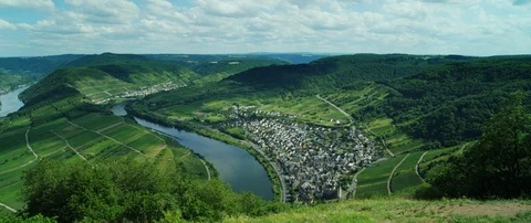 Mosel river lMoselle loop with the romantic village of Bremm in the Moselle v Stock Footage 122288921