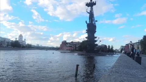 Moskva river and monument to Peter the Great timelapse Stock Footage