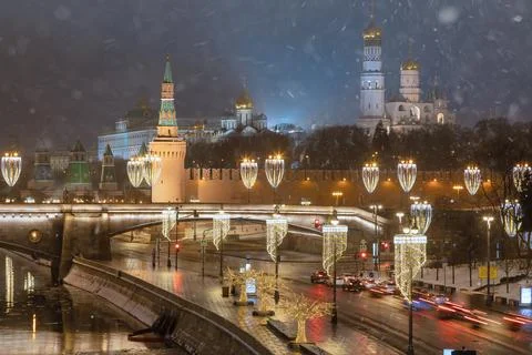 Moskvoretskaya embankment and Kremlin in winter Stock Photos