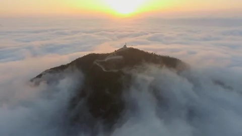Mosque above clouds in Rize Turkey stands on mountain peak with minaret masjid 스톡 동영상 333775734
