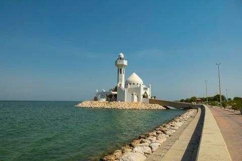 Mosque on Al Khobar Corniche Seafront, Eastern Province of Saudi Arabia 스톡 사진