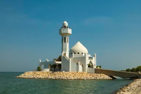 Mosque on Al Khobar Corniche Seafront, Eastern Province of Saudi Arabia 스톡 사진