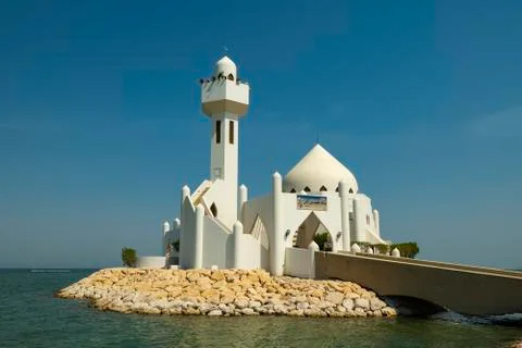 Mosque on Al Khobar Corniche Seafront, Eastern Province of Saudi Arabia 스톡 사진