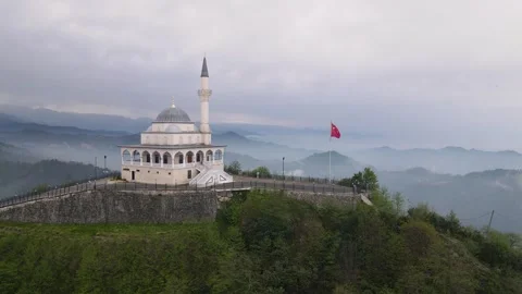 Mosque And Waving Turkish Flag Vídeo Stock 333182329