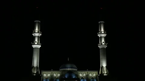 Mosque building at night 库存影片 301019453