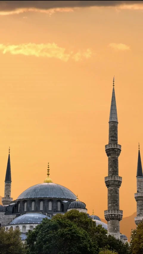 Mosque silhouette at sunset, a perfect Islamic background for Ramadan themes. Stock Footage 291303785