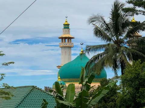 Mosque with the sky in the background looks 库存照片