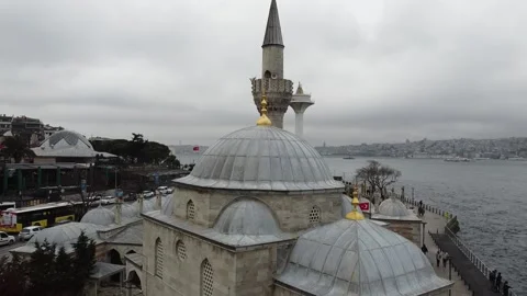 Mosques of Istanbul. Uskudar Video stock 230012645