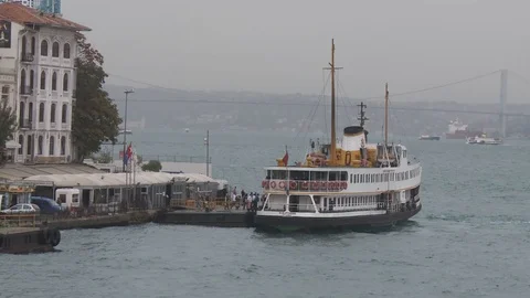 Most popular place of Turkey is Sarayburnu that near sea and every time ferry Stock Footage 128953574