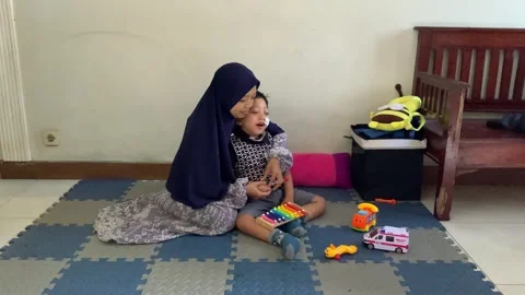 Mother and child Stock-Footage 326846991