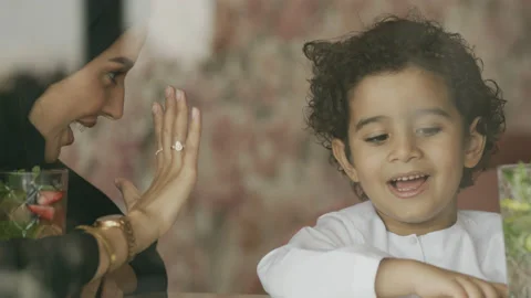 Mother and son in a cafe. Stock-Footage 161866913