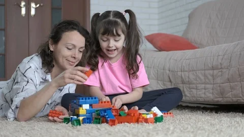 Mother develops a child. 스톡 동영상 106639882