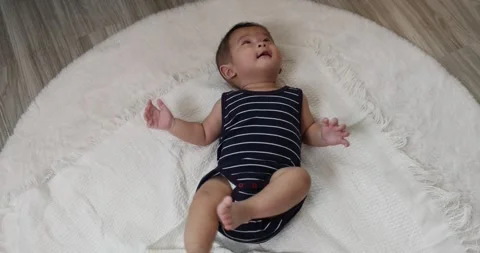 Mother spending quality time with her baby at home 库存影片 342261447