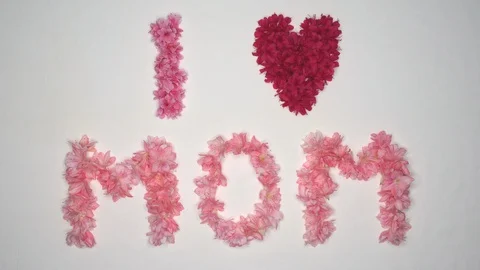Mother's Day animation using flowers - spells "I (Heart) Mom" 動画素材 129319085