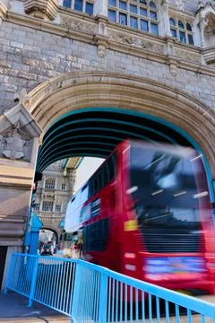 Motion Blur of Red Double Decker Bus on Tower Bridge London Stock-Fotos