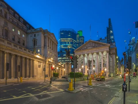 Motion control day to night timelapse of Bank of England and Royal Exchange. Vídeo Stock 76936597
