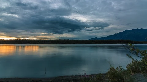 Motion Control Timelapse of Dusk over Alaska's Knik River Video stock 92105183