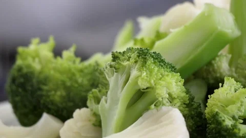 Motion of cooked vegetable with steam on plate Video stock 77490591