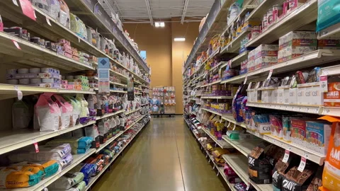 The motion of the display cat food corridor inside a Petsmart store Video stock 194073380