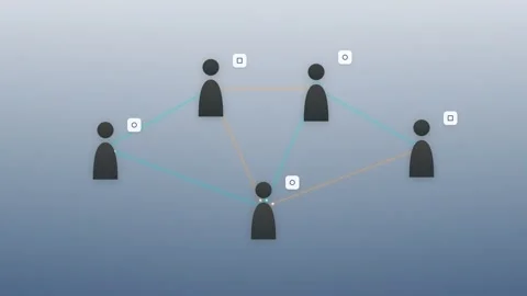 Motion of Diverse People Connecting in a Network Visualized Through Dynamic.. 库存影片 342560599