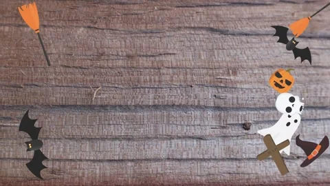 Motion graphics with Halloween elements designs on the wood texture screen 库存影片 285699174
