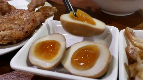 Motion of people eating appetizers on table inside Chinese restaurant Video stock 95560011