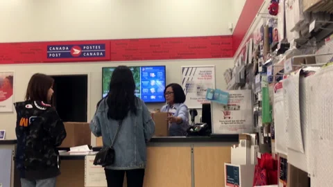 Motion of people mailing parcel at post office with 4k resolution Stockbeeldmateriaal 113068503