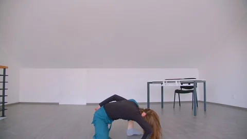 Motion shoot of young beautiful skilled female performing a lyrical dance with Stockbeeldmateriaal 110276532