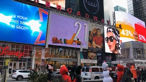 Motion time laps of Times Square.
Daylight, right to left pan of huge Stock Footage 104754026