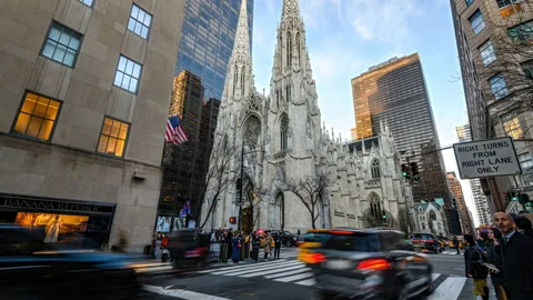 Motion Timelapse Daylight peak hour traffic and crowds in Midtown Manhattan 库存影片 238634524