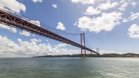 Motion timelapse (hyperlapse) of the 25th of April Bridge. Lisbon, Portugal 스톡 동영상 78517884