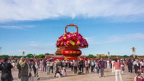 Motion Timelapse Hyperlapse of Tiananmen Square Giant Flower Basket 스톡 동영상 346804327