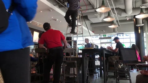 The motion of workers fixing air conditioners Video stock 209190191