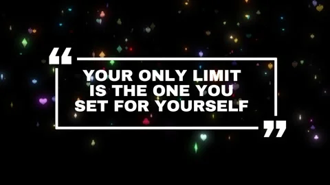 Motivational quote display featuring floating colorful card suit symbols Vídeos de archivo 344712542