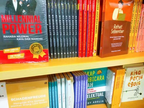 A motivational reference book on display at one of the largest bookstores Foto stock