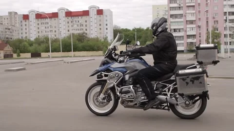 Moto drive in city Video stock 62865151