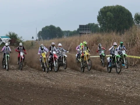 Motocross Race Start Видео 80905624