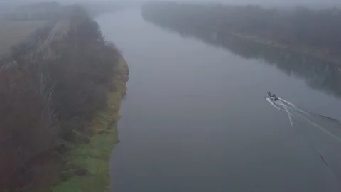 Motor boat on the rive 23 Video stock 106499662