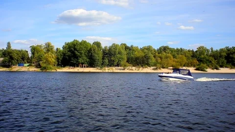 Motor boat on the river Dnipro 库存影片 116090871