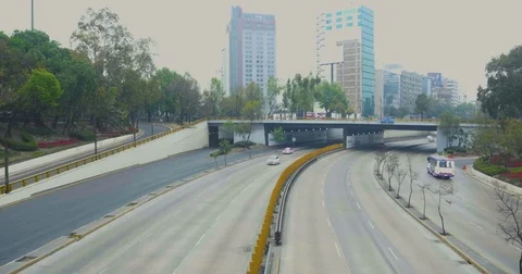 Motor traffic on a mexican freeway Video stock 72294551