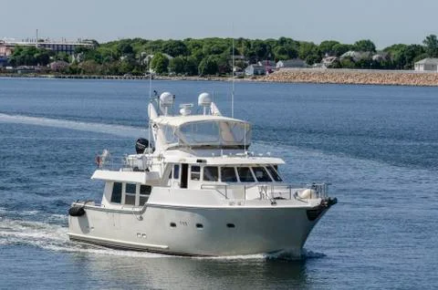 Motor yacht Java crossing New Bedford outer harbor Foto stock