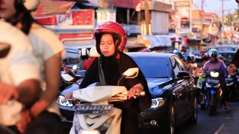 Motorbikes on the streets of indonesia Stock Footage 167937022