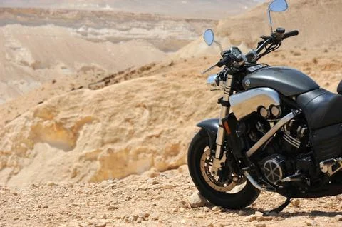 Motorcycle in a desert 库存照片