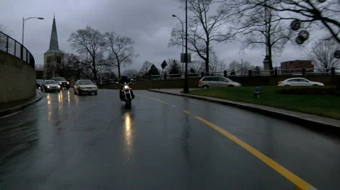 Motorcycle Going Through Tunnel in Rain Vídeos de archivo 449685
