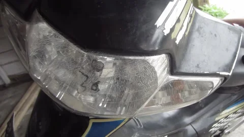 Motorcycle headlight assembly and clear lens cover on front fairing 库存影片 205542595