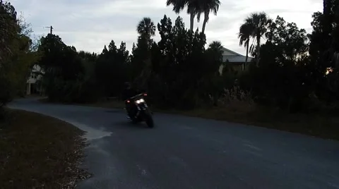 Motorcycle moving around corners Vídeos de archivo 45295988