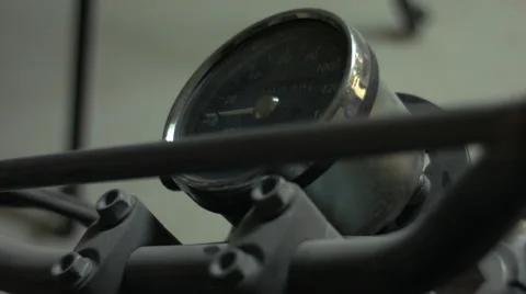 Motorcycle speedometer light on Vidéo 46278513