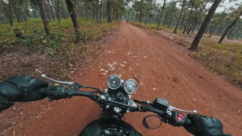 Motorcycle on unpaved offroad Stock-Footage 331003532