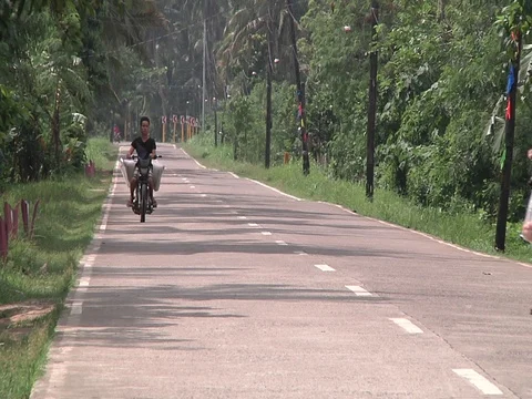 Motorcycles on the streets of the Philippines Stock Footage 98840258