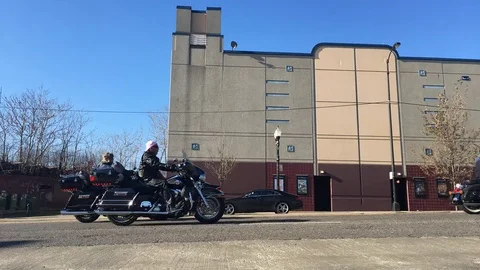 Motorcyclists and traffic time lapse in Chicago Stockbeeldmateriaal 80963248